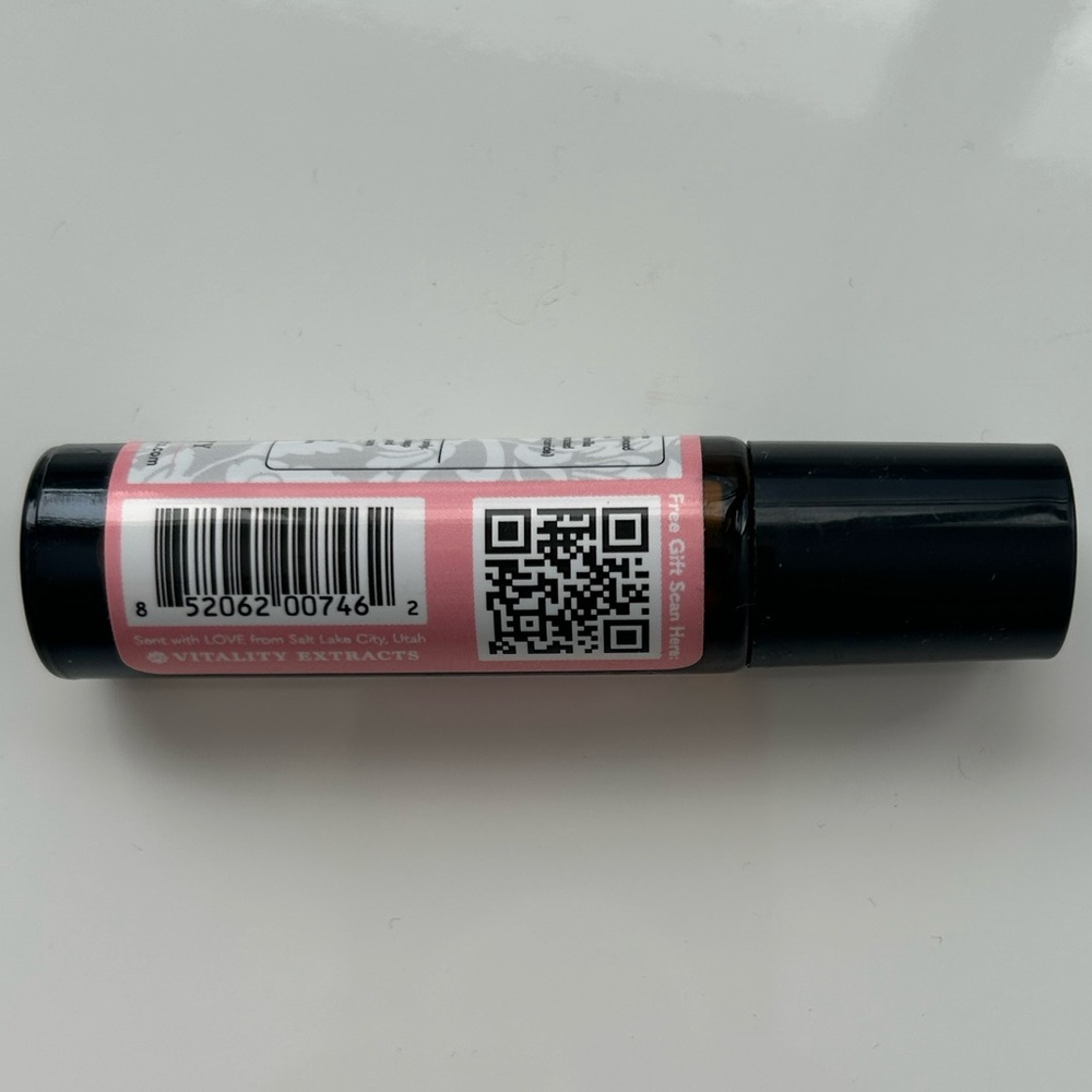 Vitality Extracts Skin Envy Roll-On Essential Oil Blend - Picture 2 of 3